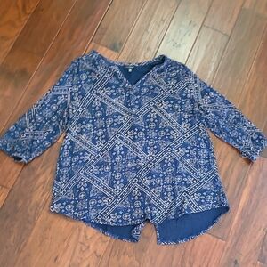Lucky Brand navy blue patterned top size 2X